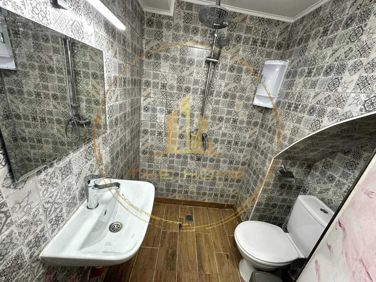 Дава се под наем Двустаен апартамент в Варна, Център - 40 кв.м за 350 € - Снимка #4