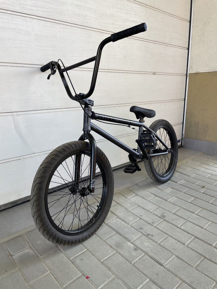 BMX колело на KINK BMX