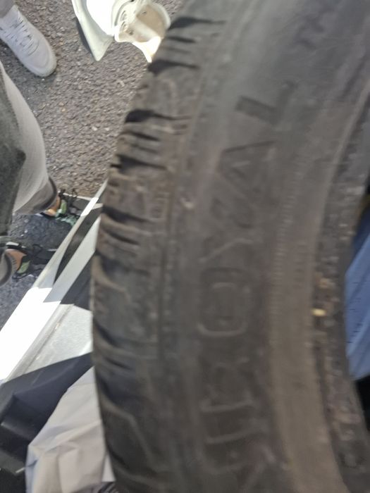 Зимни гуми  185/65 R15 Унироял