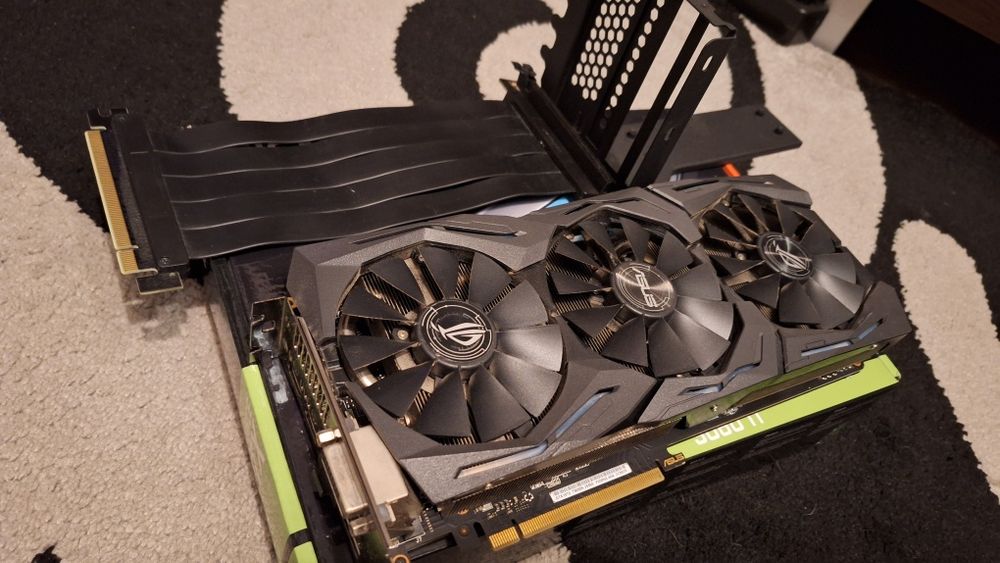 PLACA VIDEO ASUS GeForce GTX 1070 8GB + Suport Vertical Gpu !