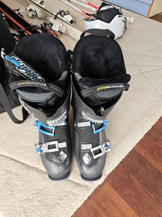 Комплект ски обувки, щеки и ски