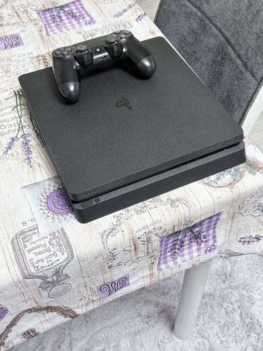 Ps4 slim + няколко игри