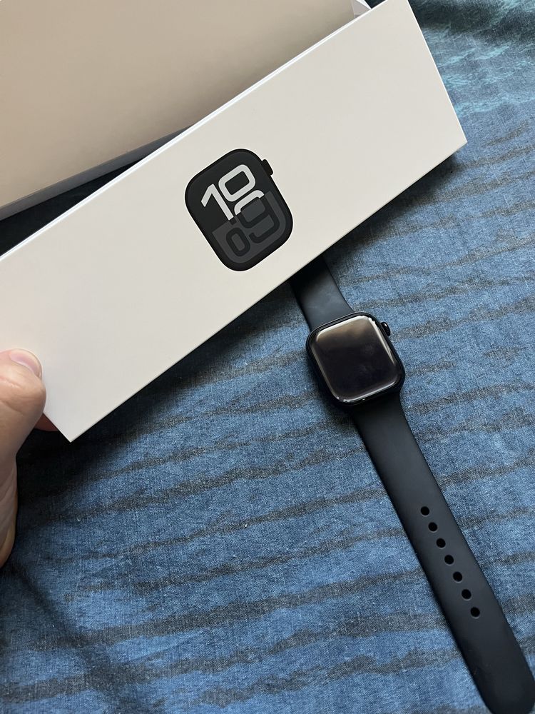 Apple Watch S10 2024 42mm с гаранция към Apple