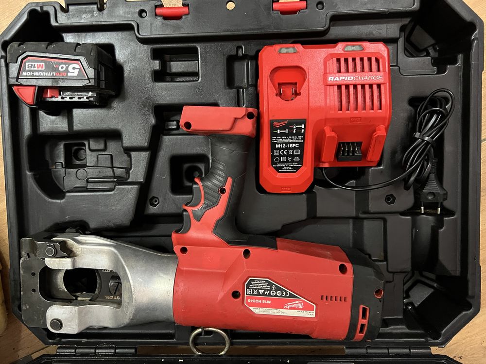 Taietor de cabluri hidraulic Milwaukee M18 HCC45