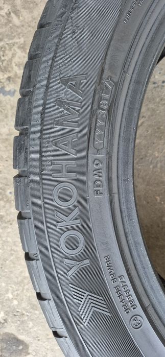 4 anvelope iarna Yokohama 235/55/20.Pretul este pe bucata.