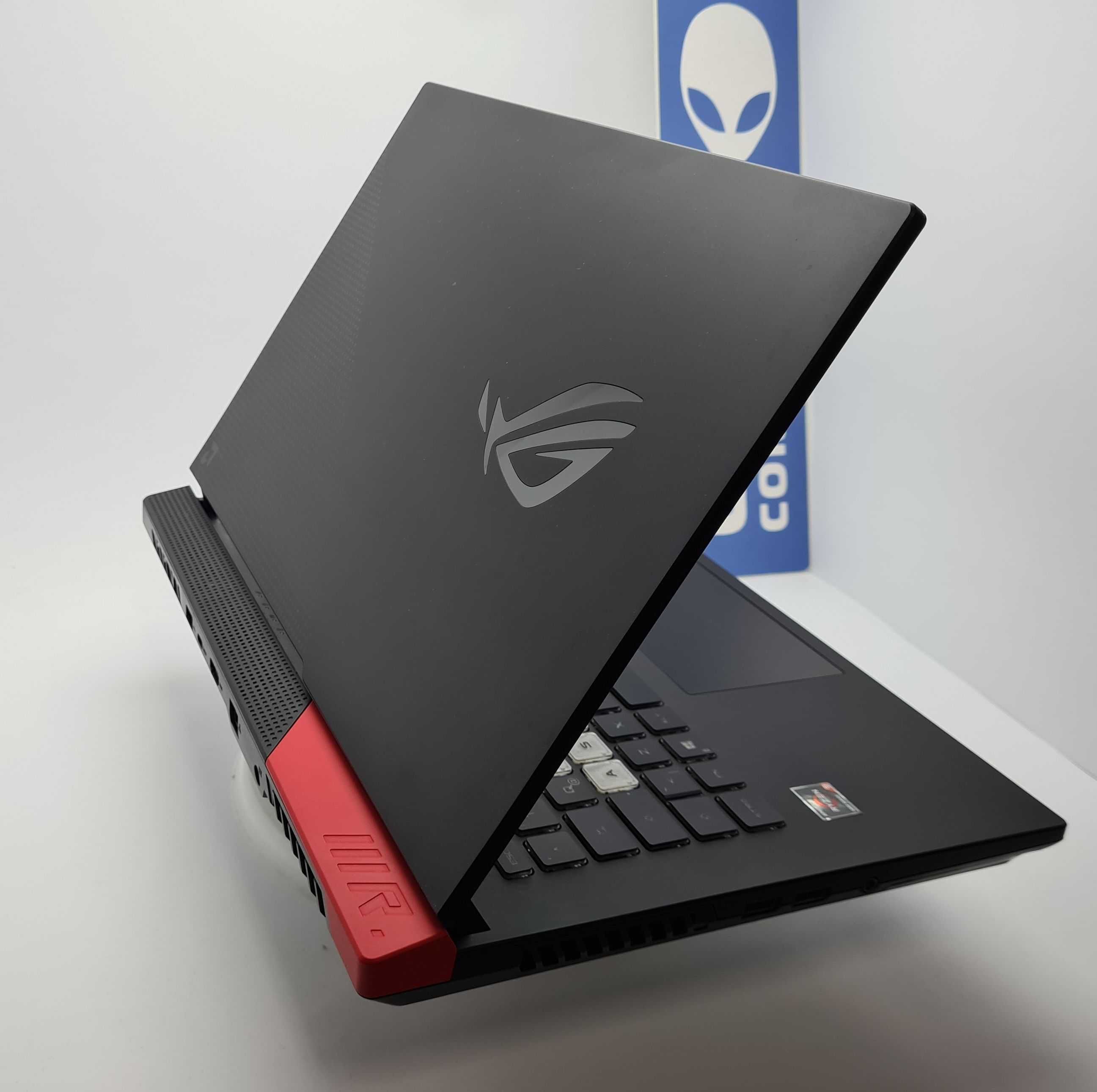 Asus ROG Strix G15 Advantage Edition G513  Ryzen 9 5900HX/16GB/RX6800M