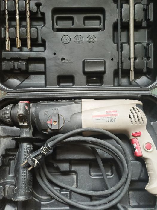 Продам перфоратор CROWN