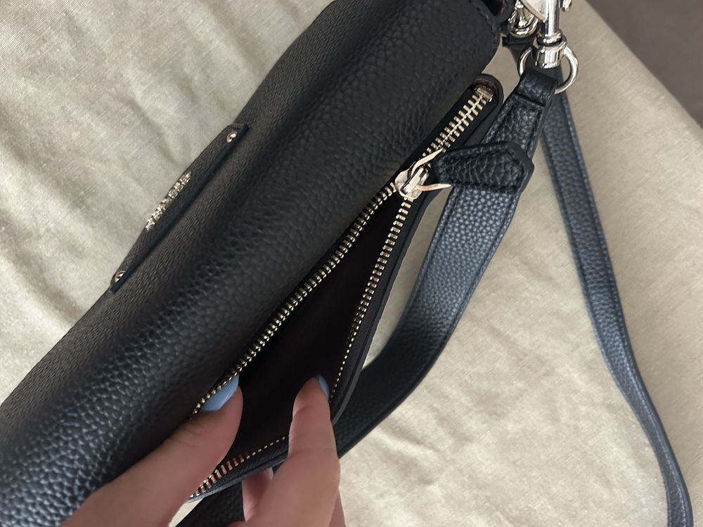 Дамска чанта Guess