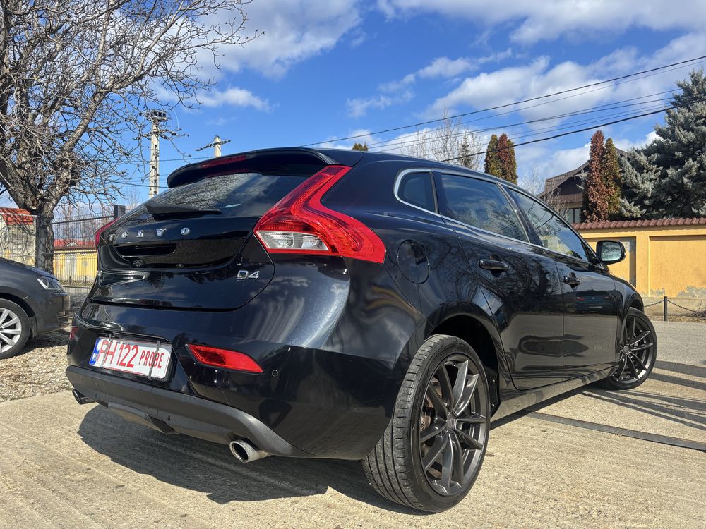 Volvo v40 D4 2.0D 2014 190 cp navigatie semipiele