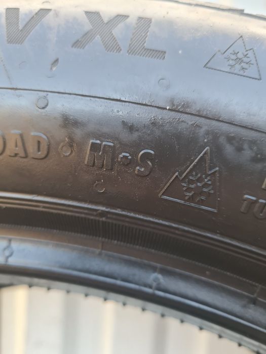 2 Anvelope de iarna *245/50R19*Continental*LICHIDARE STOC*75 Lei Buc *