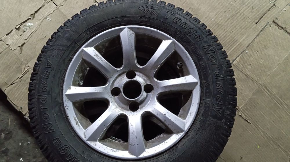 Продам зимнюю резину на титанках 185/70/14