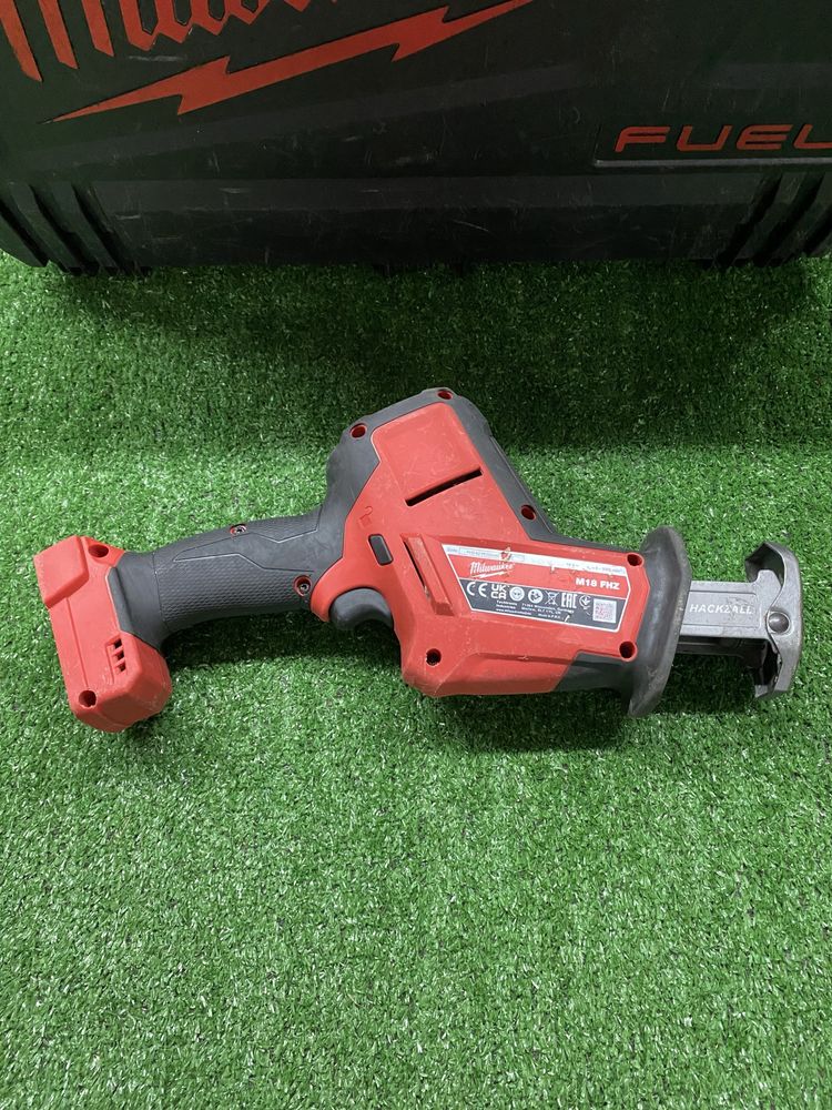 Безчетков саблен трион Milwaukee M18 FHZ
