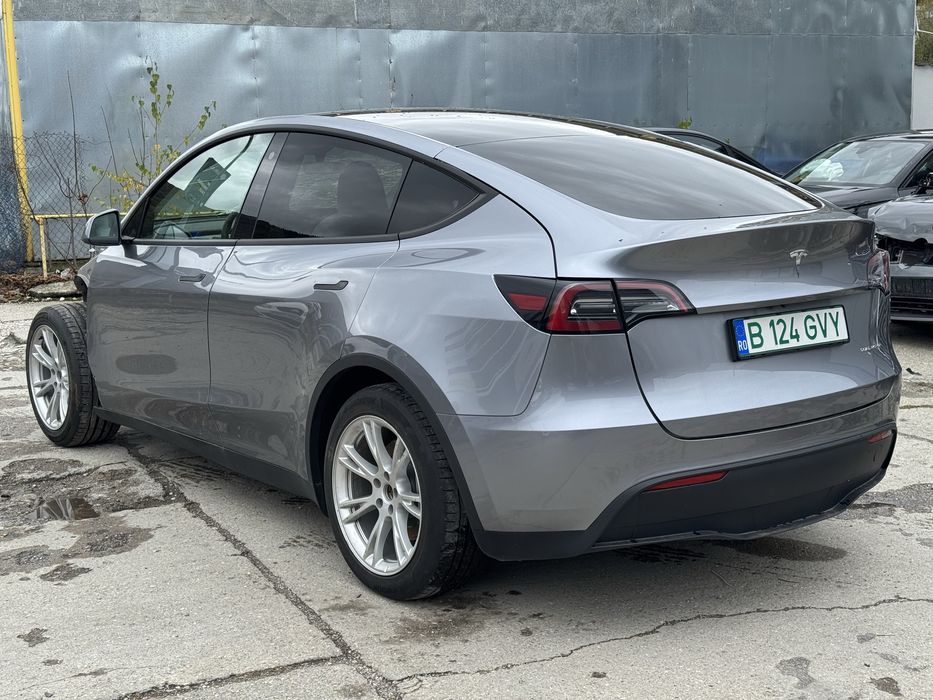 Tesla Y Performance Long Range Dual Motor AWD avariat