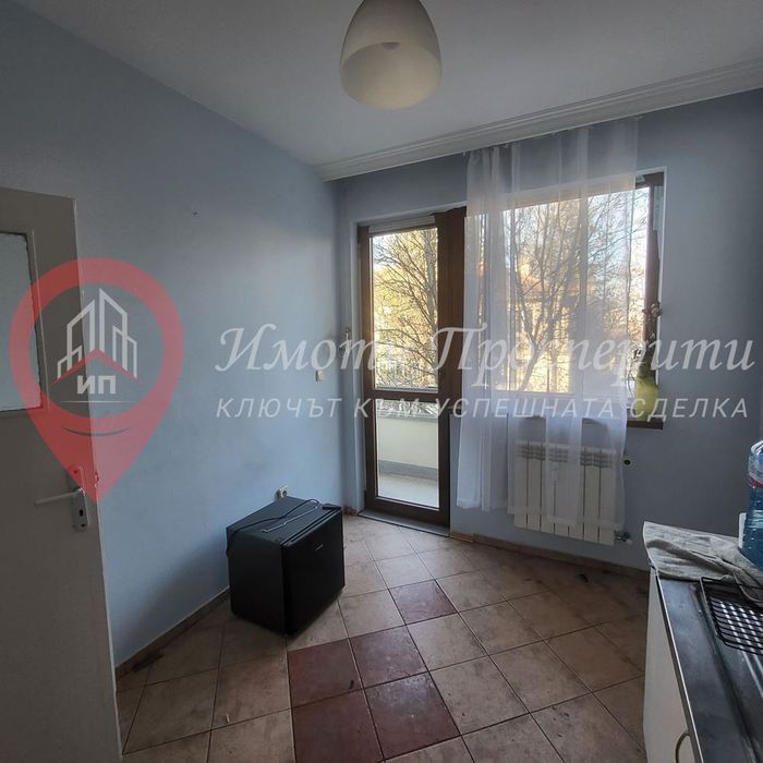 Дава се под наем Четиристаен апартамент в София, Лозенец - 140 кв.м за 665 € - Снимка #10