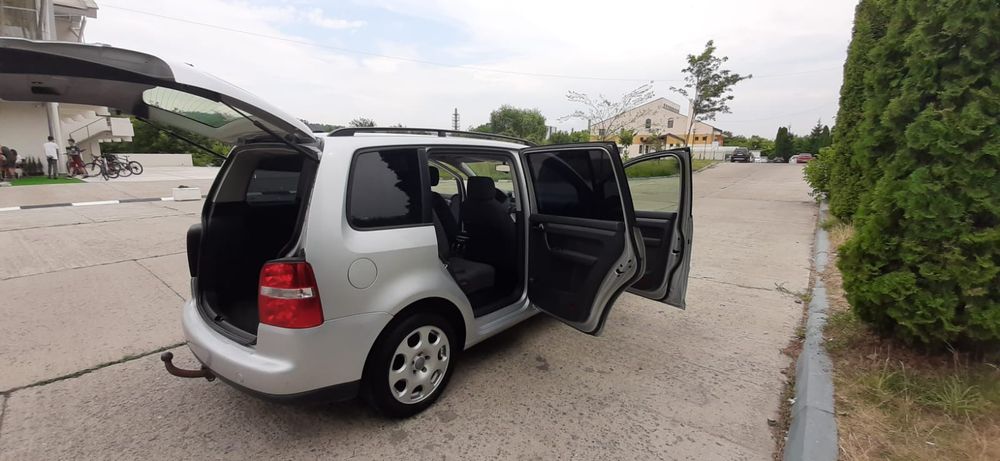 Vând Vw Touran 2006, unic proprietar pe România
