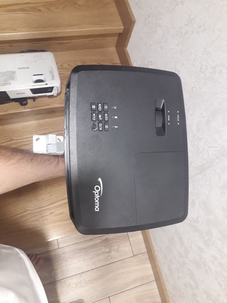 Проекторы EPSON  (2 моделя)