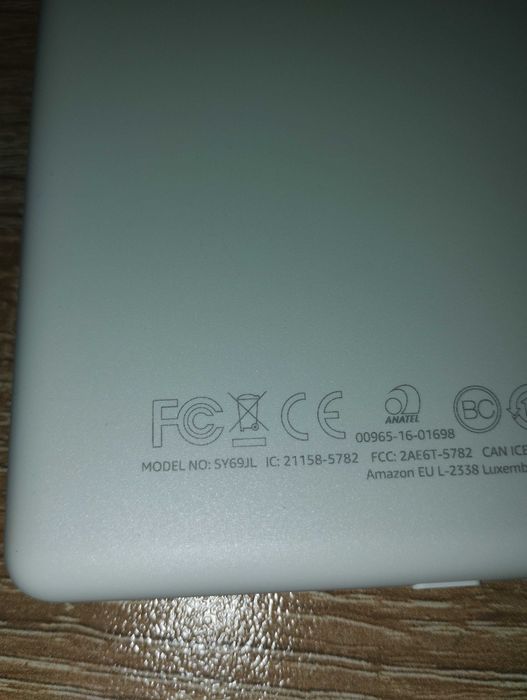 Amazon Kindle (8th Generation) Wi-Fi eBook Readers  SY69JL