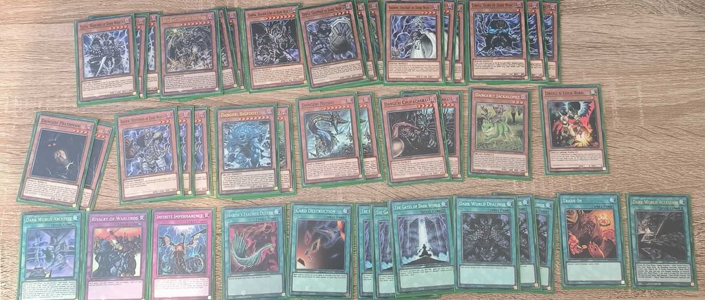 Yu-gi-oh Dark World deck - Оптимизиран (с sleeves)