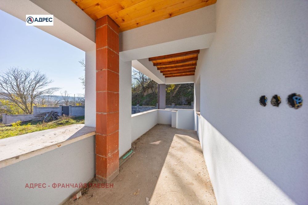 Продава се Къща в с. Комарево, Област Плевен - 165 кв.м за 728 €/кв.м - Снимка #4