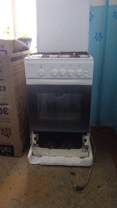 Газовая плита белая