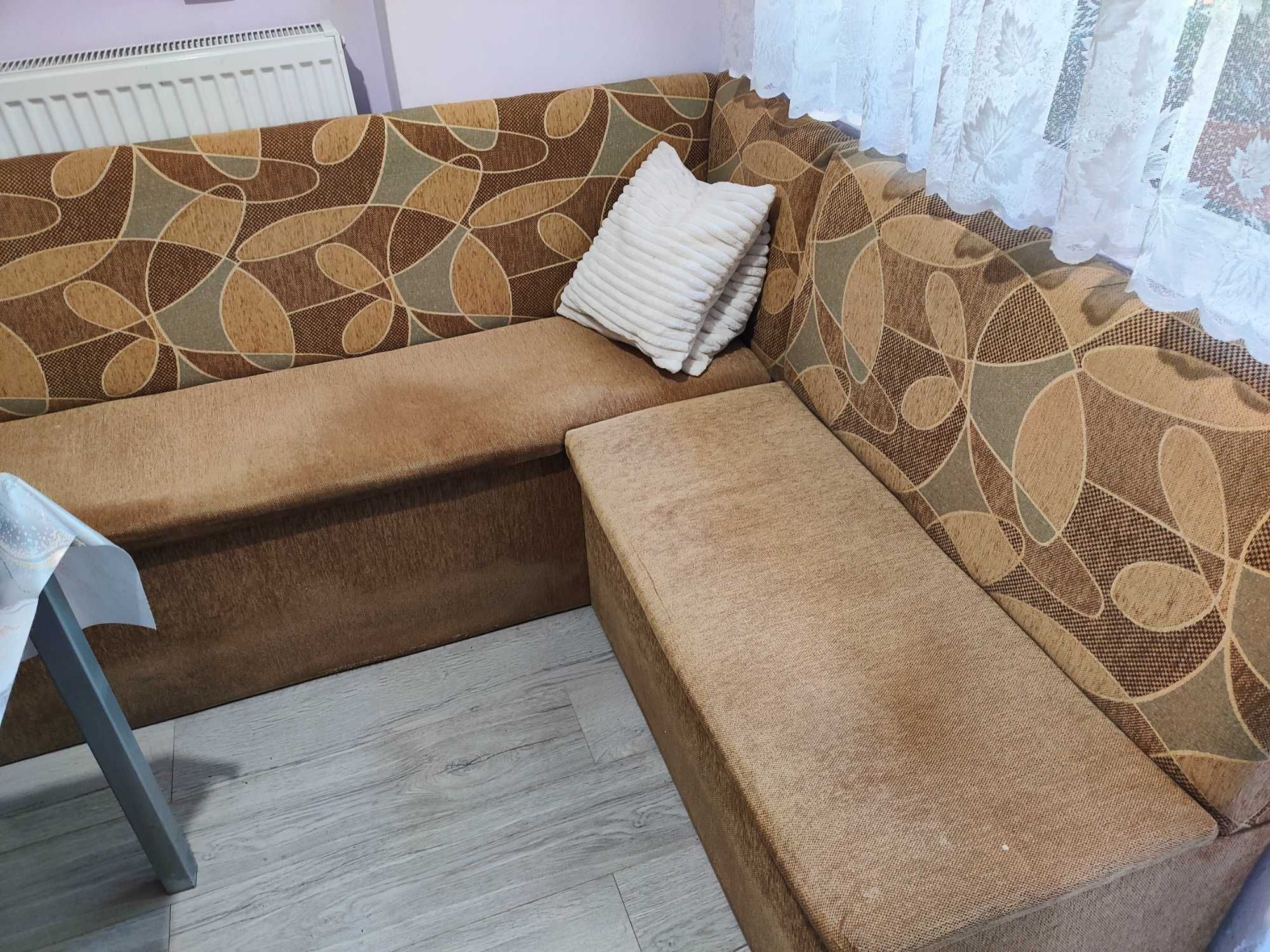 Ъглов диван с място за багаж