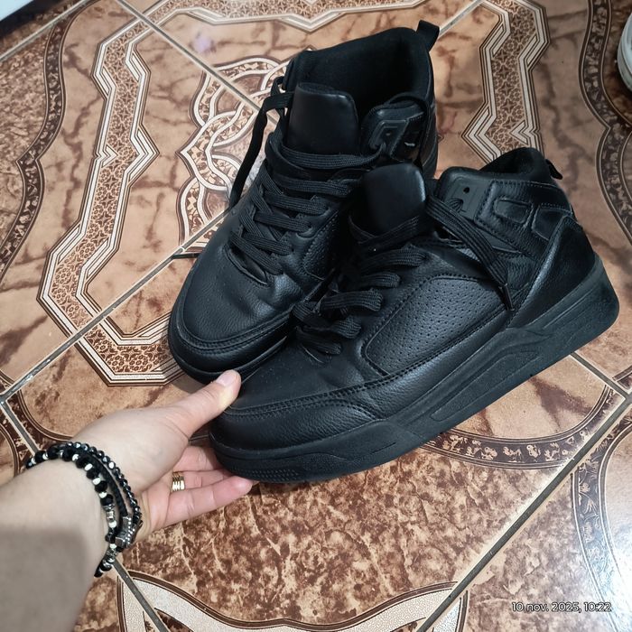 Ghete sport bărbat !