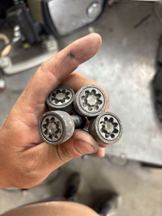 секрети/секретни болтове за audi/skoda/volkswagen/seat