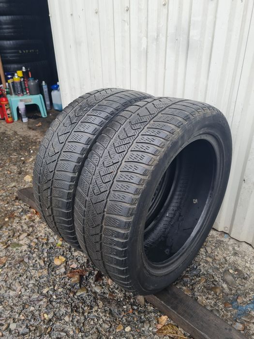 2 Anvelope de iarna*215/55R17*Pirelli*LICHIDARE STOC*75 Lei Buc*