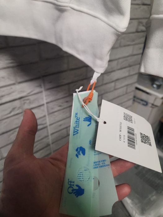 Off White суичер