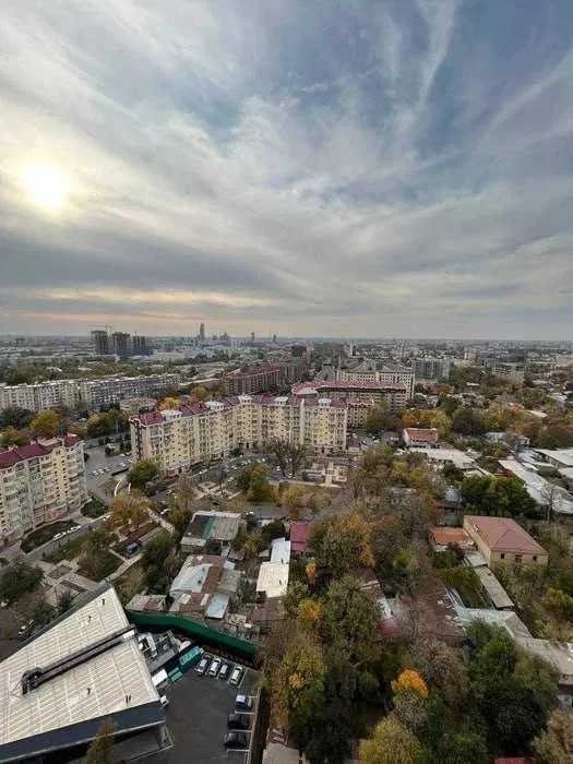 *7 Сдаётся в аренду 3-ком/ квартира на  Жк Акай Сити метро Хамид Алим