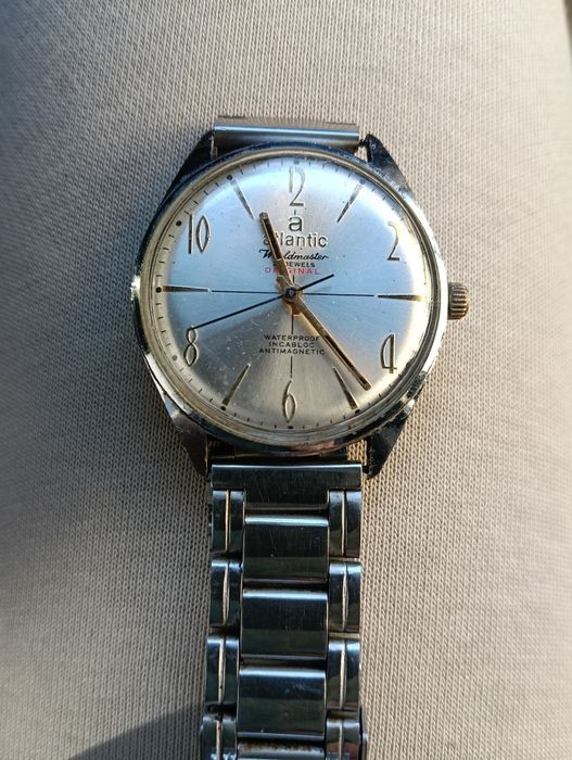 Atlantic 21 Rubine..Unitas