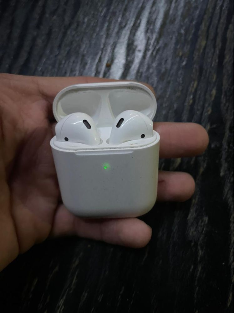 Продам airpods 1