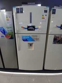 Холодильник Samsung 618 л RT62K7110EF/WT