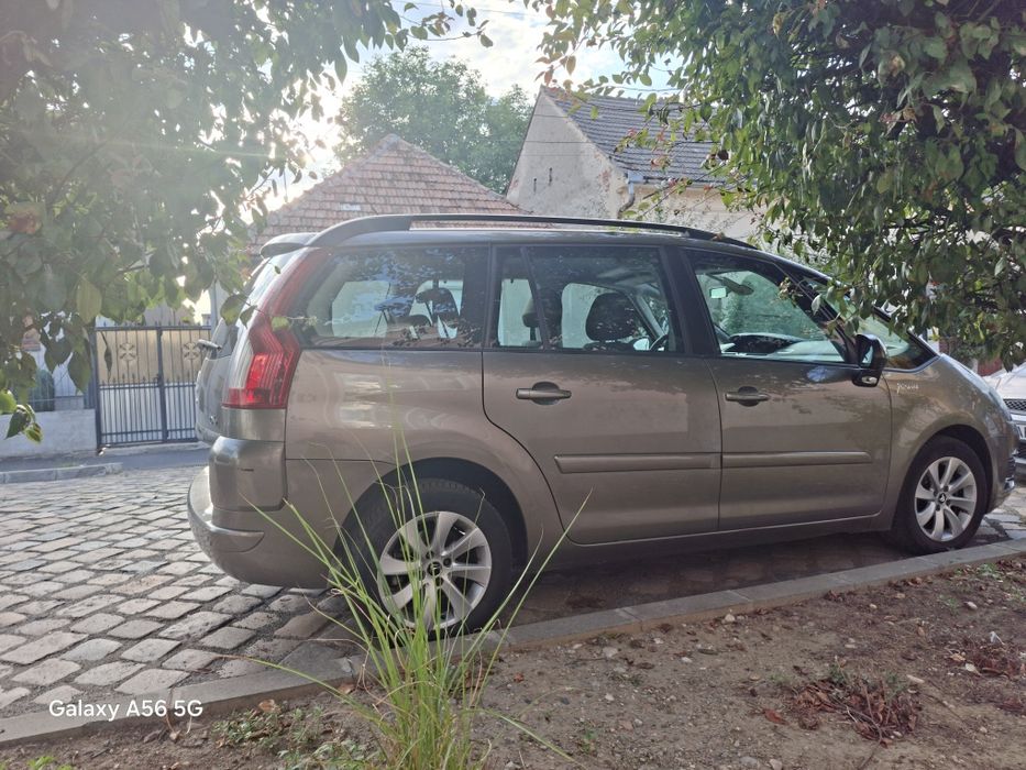 Autoturism 7 locuri