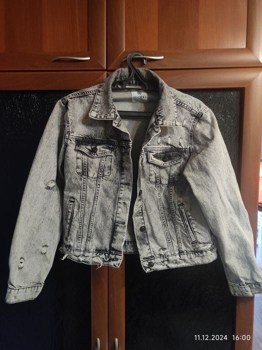 Джинсовая женская курточка