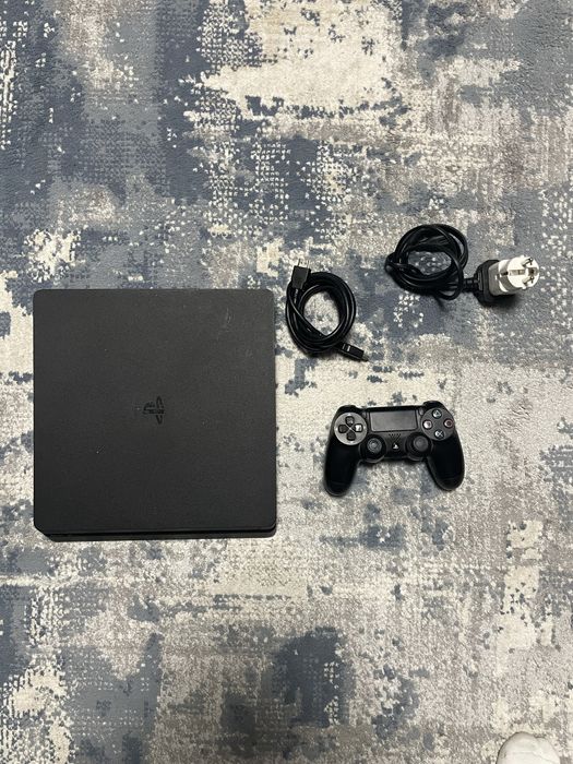 Продам Плейстешн4 слим