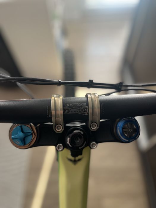 Intense M16 Carbon 2019 M