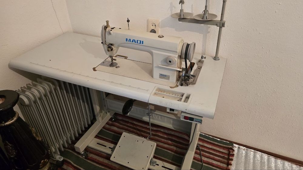 Tikadigan mashinka sotiladi