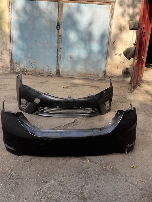Продам бамперы тойота королла 180