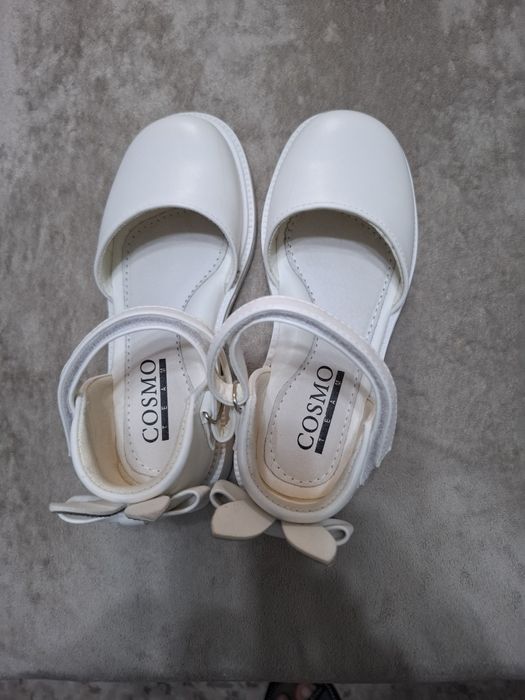 Туфли белые для девочки