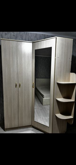 Продам шкаф в хорошем состоянии в прихожую/спальню