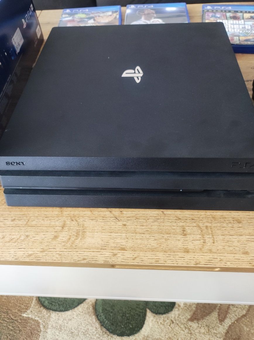 Плейстейшън 4 ПРО 1 ТБ playstation 4 pro 1 tb