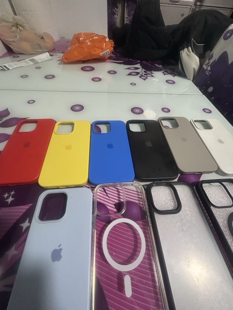 Vand 10 huse de iphone 14 pro max