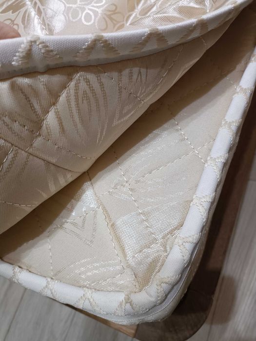 Продается двуспальная кровать с ортопедическим матрасом