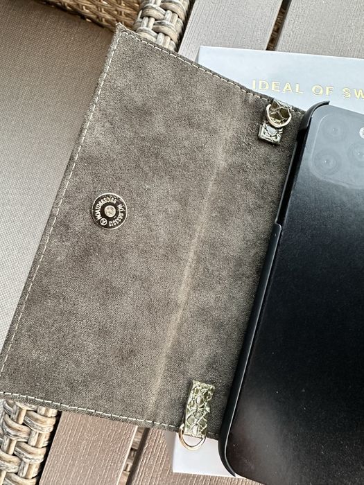 Husa / portofel tip dama gentuta portmoneu Studio Clutch noua ! Cutie