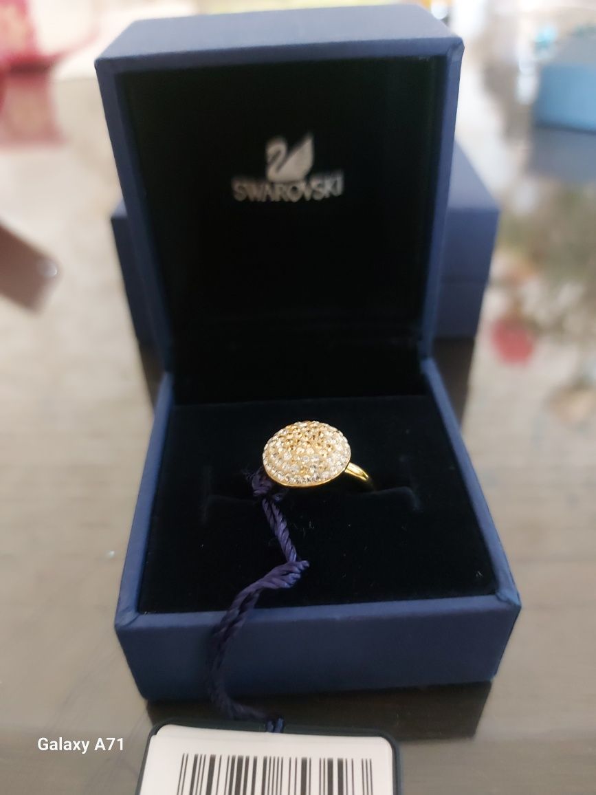 Продам кольцо  Swarovski original