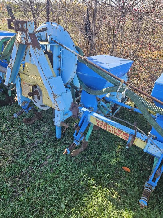 Semanatoare SPC 8 cu fertilizare de Mecanica Piatra Neamt