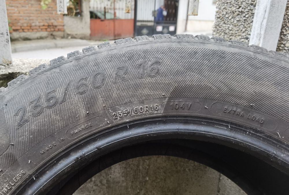 Michelin crossclimate SUV 235 60 r16