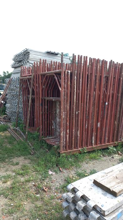 Inchiriez schela metalica 1.5 eur