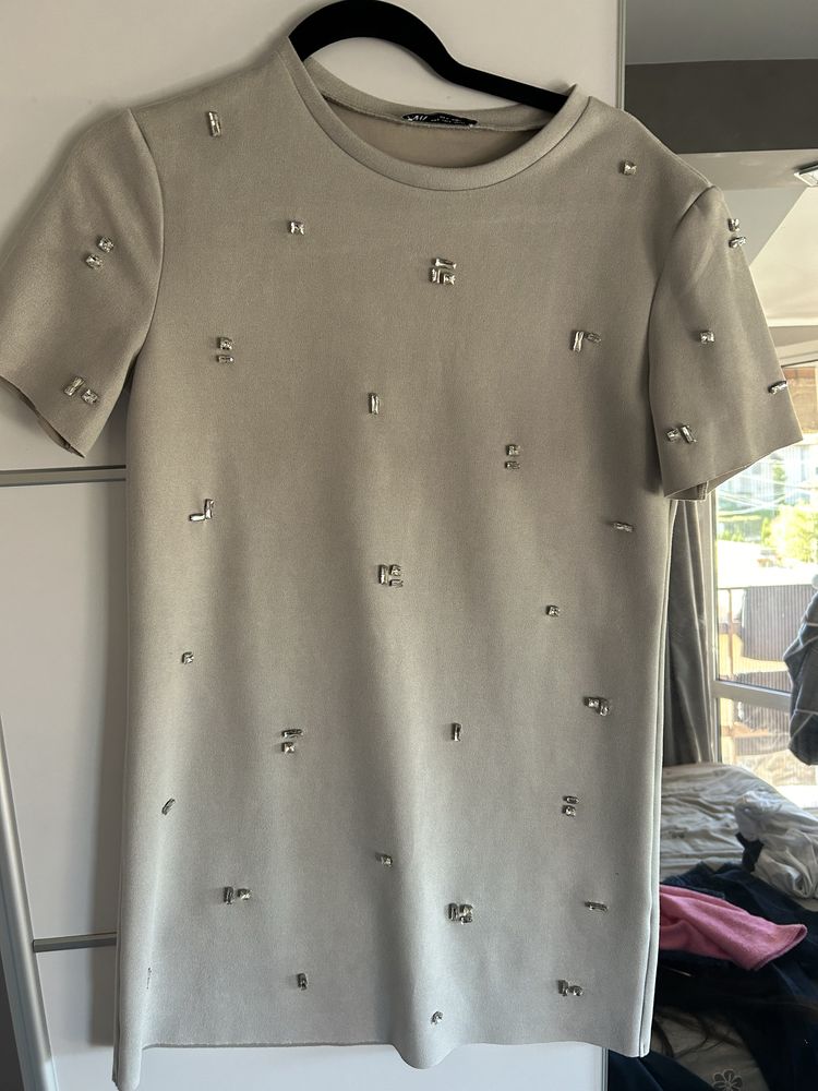 Рокля Zara с камъни